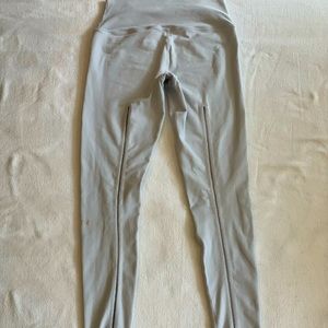 ALO Yoga High Waist Dash Legging with sheer back seam, Size S